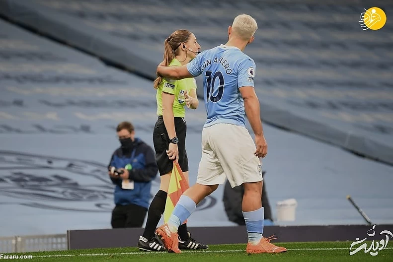 (عکس) جنجال آگوئرو با لمس کمک داور زن